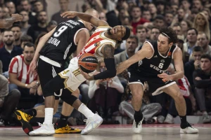 TVITOVI - Ozbiljne kritike Obradoviću zbog Batlera i "brat Semi"